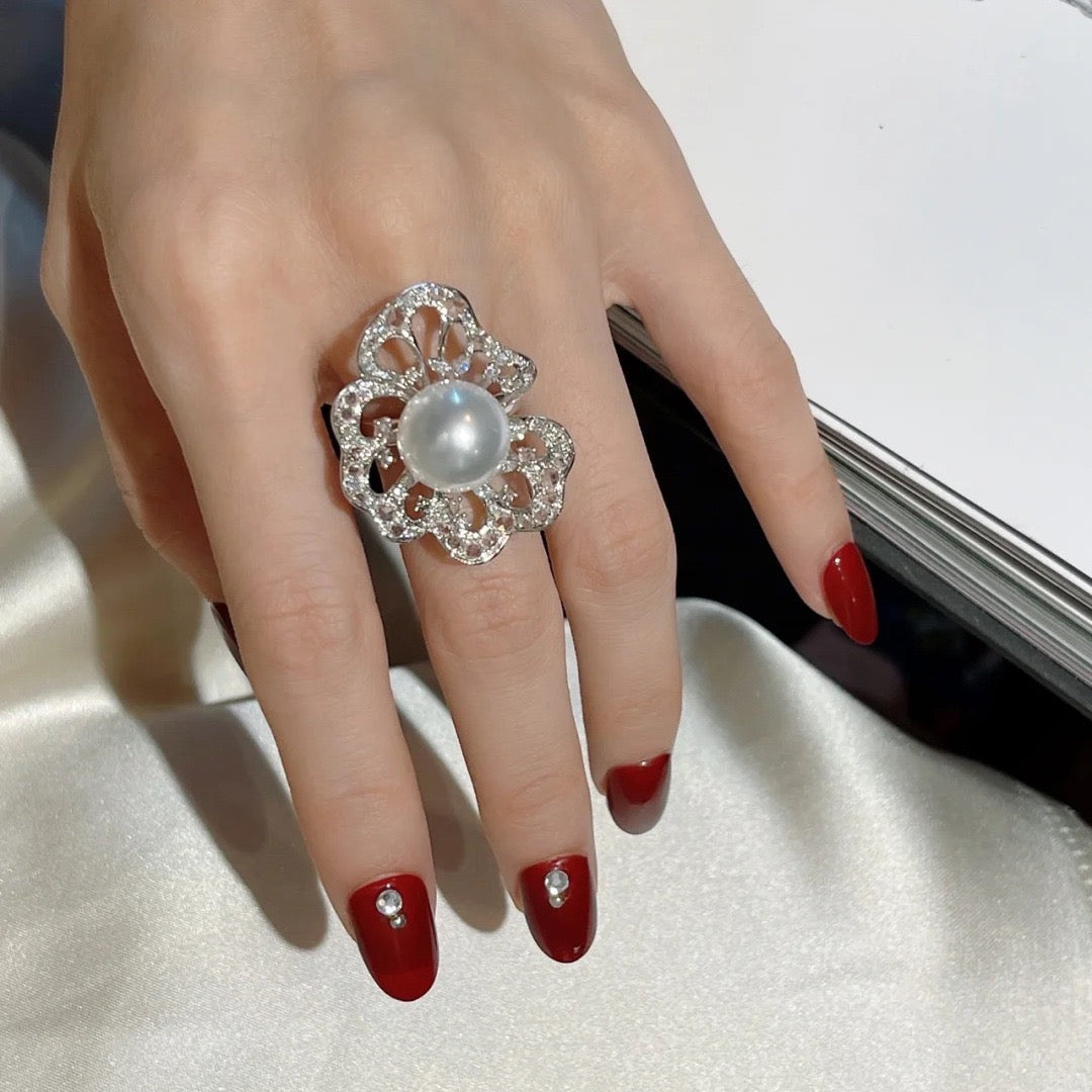 【R18】Faux Premium pearl petal ring- Size adjustable